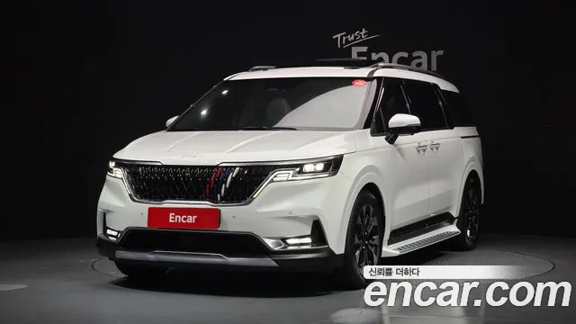 Kia Canival 2021 — photo 1