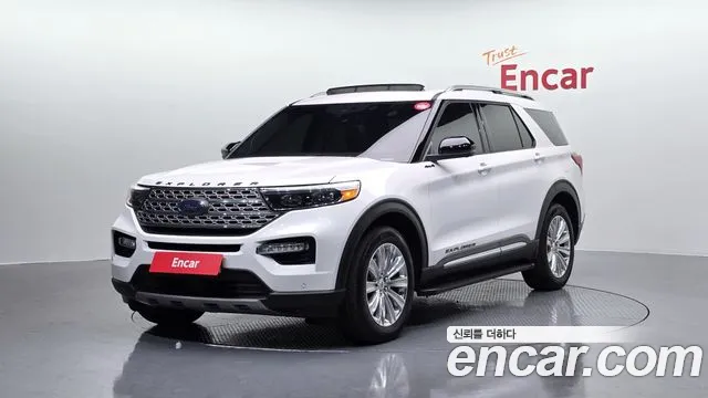 Ford Explorer 2023 — photo 1