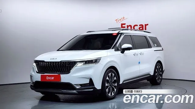 Kia Canival 2022 — photo 1