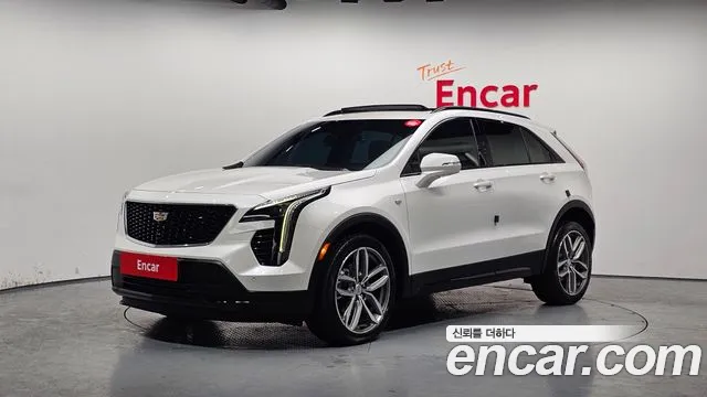 Cadillac XT4 2023 — photo 1