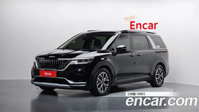 Kia Canival 2023 — photo 1