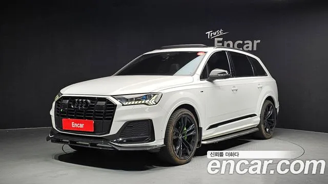 Audi Q7 2023 — photo 1