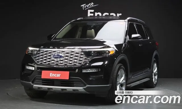 Ford Explorer 2022 — photo 1