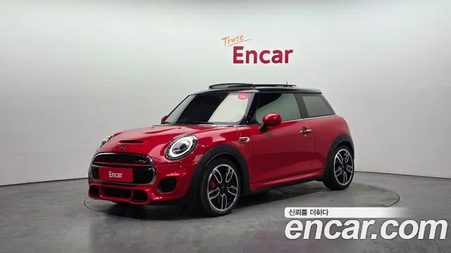 Mini Cooper 2019 — photo 1