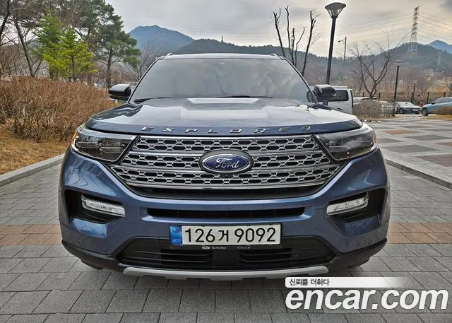 Ford Explorer 2021 — photo 1