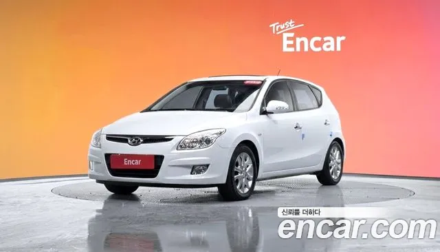 Hyundai i30 2009 — photo 1