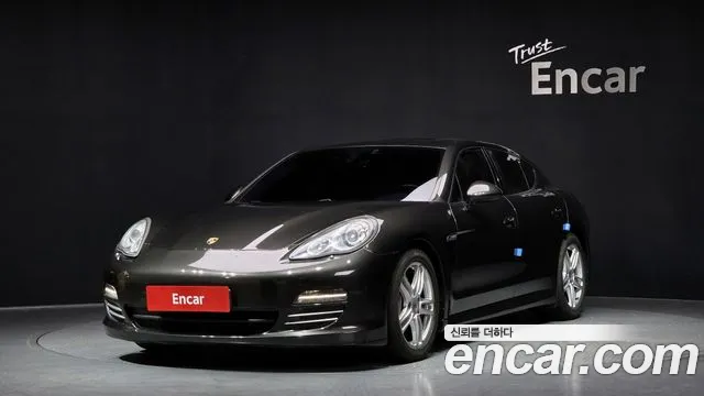 Porsche Panamera 2011 — photo 1