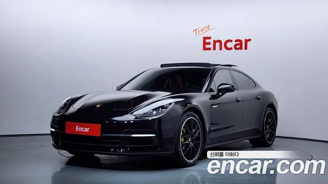 Porsche Panamera 2019 — photo 1