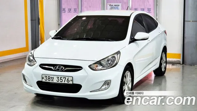 Hyundai Accent 2013 — photo 1