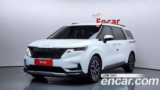 Kia Canival 2022 — photo 1