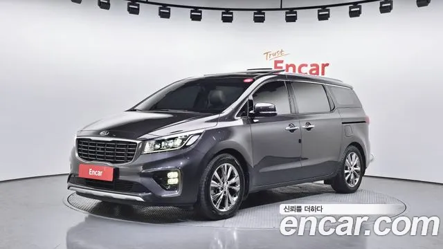Kia Canival 2020 — photo 1