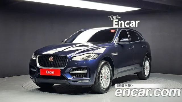 Jaguar F-PACE 2017 — photo 1