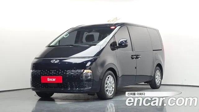 Hyundai Staria 2023 — photo 1