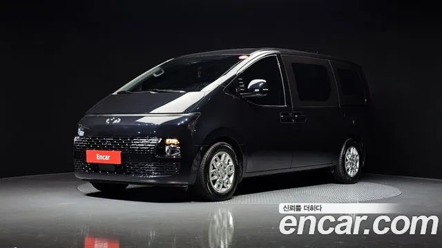 Hyundai Staria 2024 — photo 1