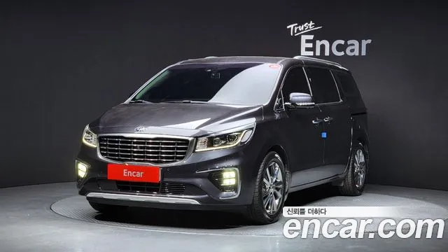 Kia Canival 2019 — photo 1