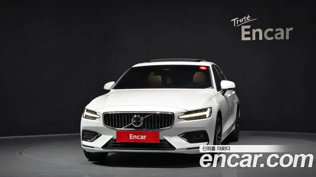 Volvo S60 2024 — photo 1