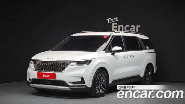Kia Canival 2023 — photo 1