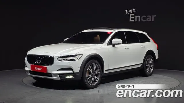 Volvo V90 2019 — photo 1