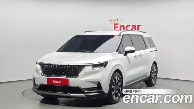 Kia Canival 2023 — photo 1