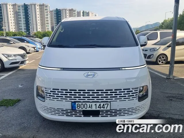 Hyundai Staria 2022 — photo 1
