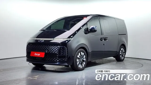 Hyundai Staria 2022 — photo 1