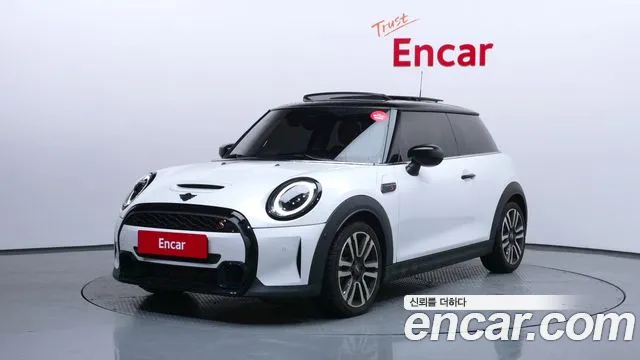 Mini Cooper 2024 — photo 1