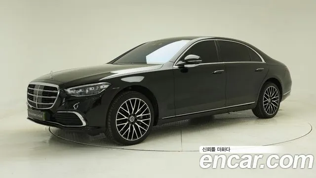 Mercedes-Benz S-Class 2026 — photo 1