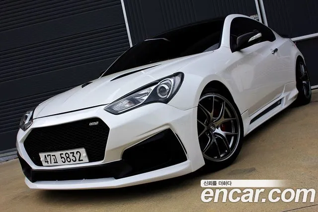 Hyundai Genesis 2012 — photo 1