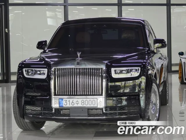 Rolls-Royce Phantom 2021 — photo 1