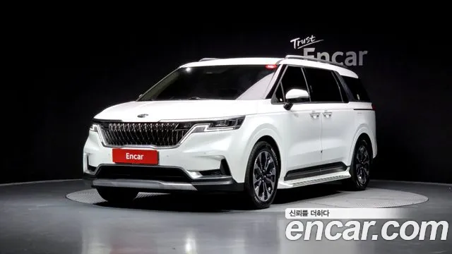 Kia Canival 2021 — photo 1
