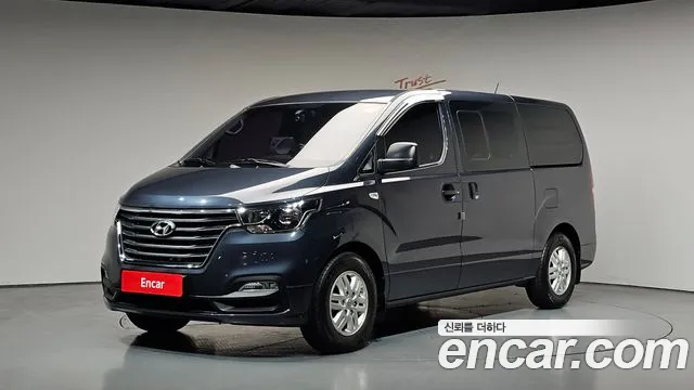 Hyundai Starex 2019 — photo 1