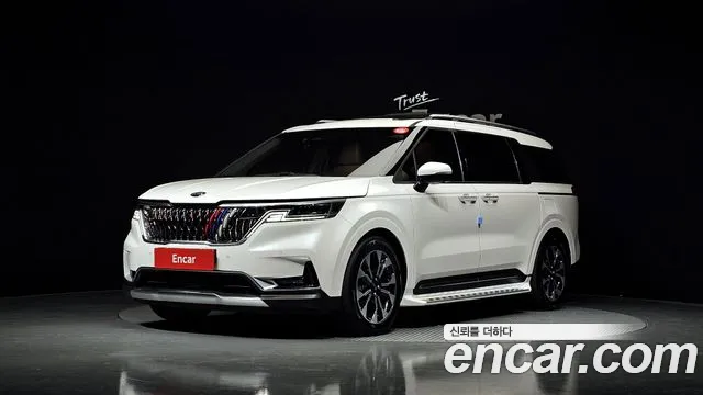 Kia Canival 2021 — photo 1