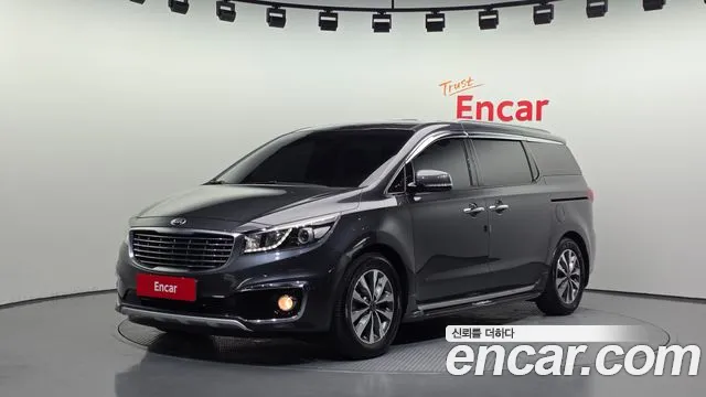 Kia Canival 2017 — photo 1