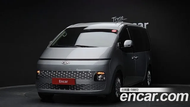 Hyundai Staria 2022 — photo 1