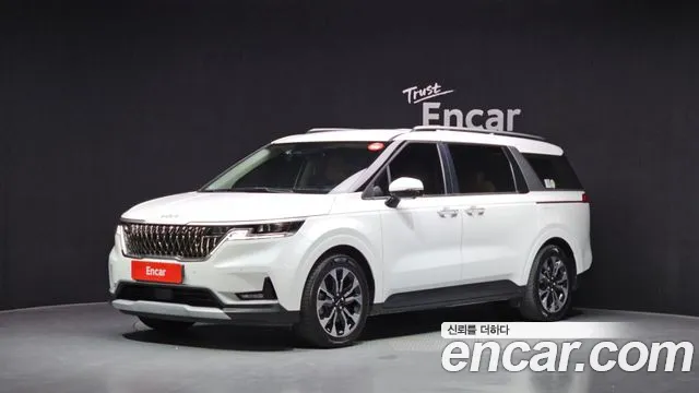 Kia Canival 2023 — photo 1