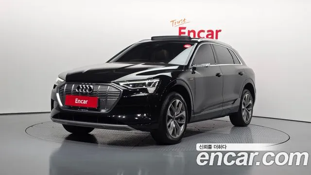 Audi e-tron 2020 — photo 1