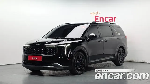Kia Canival 2025 — photo 1