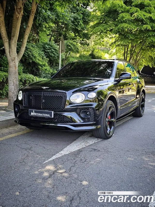 Bentley Bentayga 2022 — photo 1