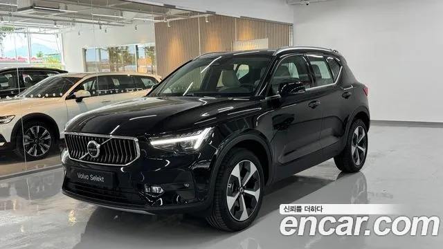Volvo XC40 2025 — photo 1