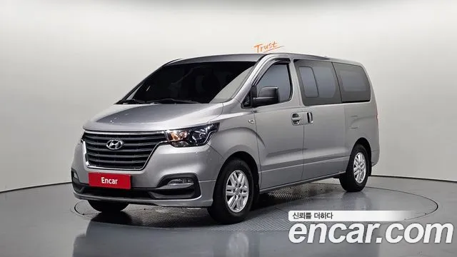 Hyundai Starex 2019 — photo 1