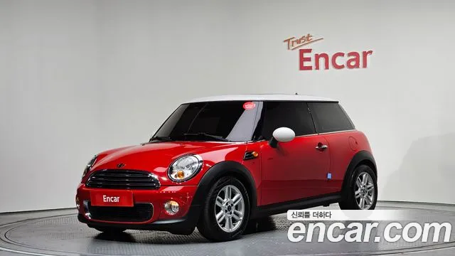 Mini Cooper 2011 — photo 1