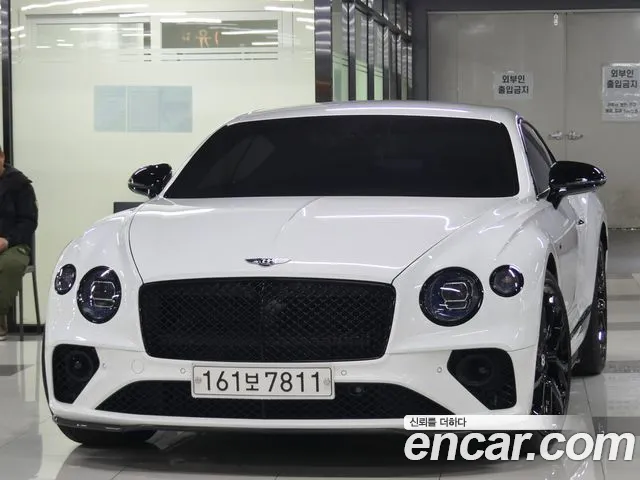 Bentley Continental 2023 — photo 1