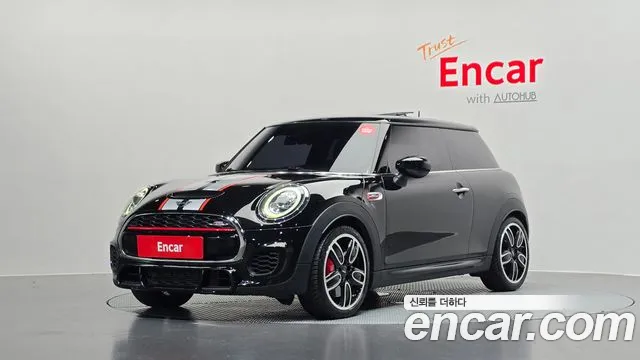 Mini Cooper 2020 — photo 1