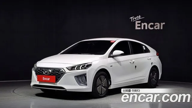 Hyundai Ioniq 2020 — photo 1