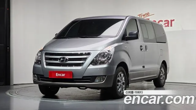 Hyundai Starex 2017 — photo 1