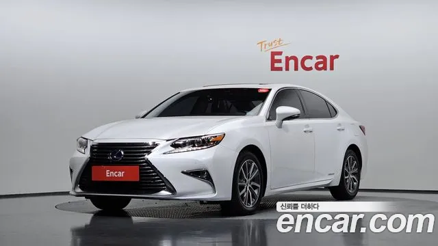 Lexus ES 2016 — photo 1