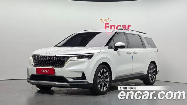 Kia Canival 2023 — photo 1