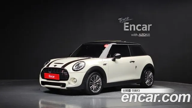 Mini Cooper 2017 — photo 1