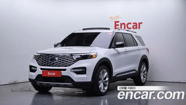 Ford Explorer 2022 — photo 1