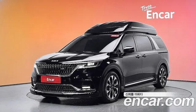 Kia Canival 2023 — photo 1